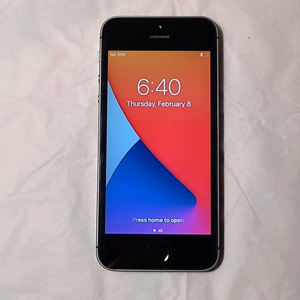 iPhone se model number a1662 16gb space gray